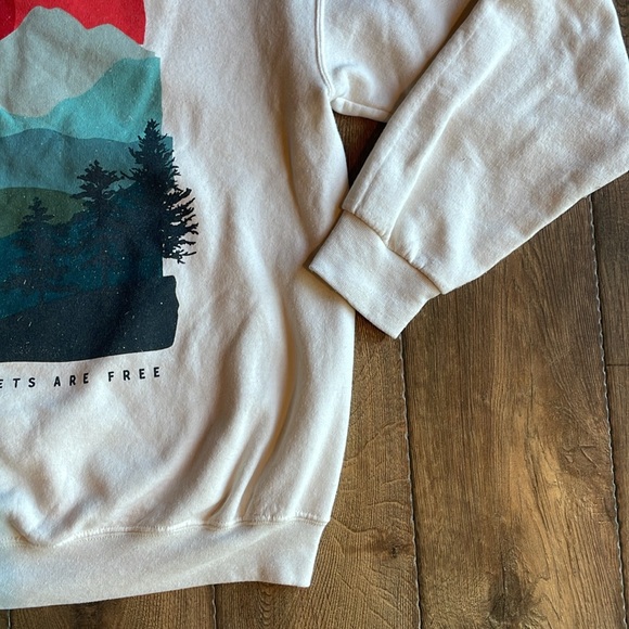 3 for $30* ZBB Love & Sunsets Are Free Pullover - Picture 3 of 5